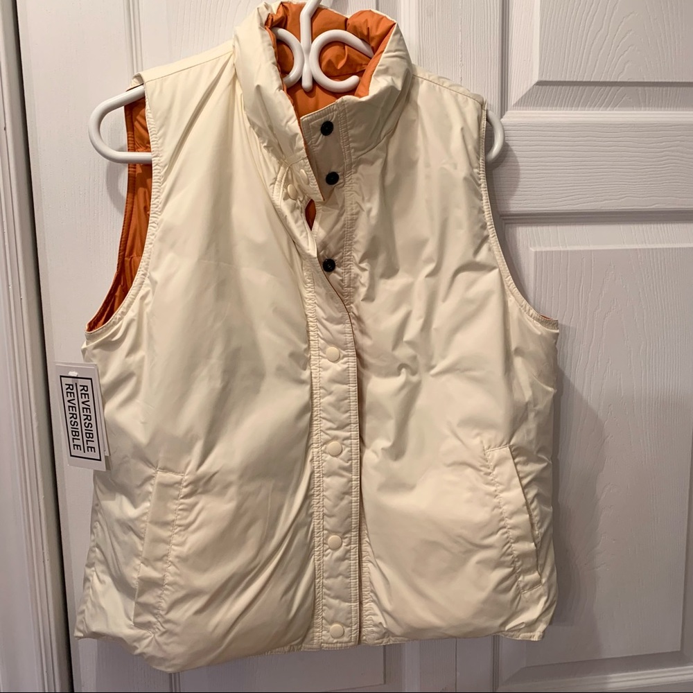 NWT Reversible Orange & Cream Puffer Vest - Picture 3 of 6
